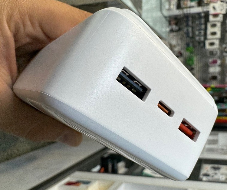 پاوربانک 30هزار 22/5 وات سوپرفست شارژ لیوینو مدل n19