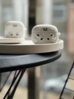 کاور ایرپاد سیلیکونی Airpods in Hands (کدa0122) - Image 4